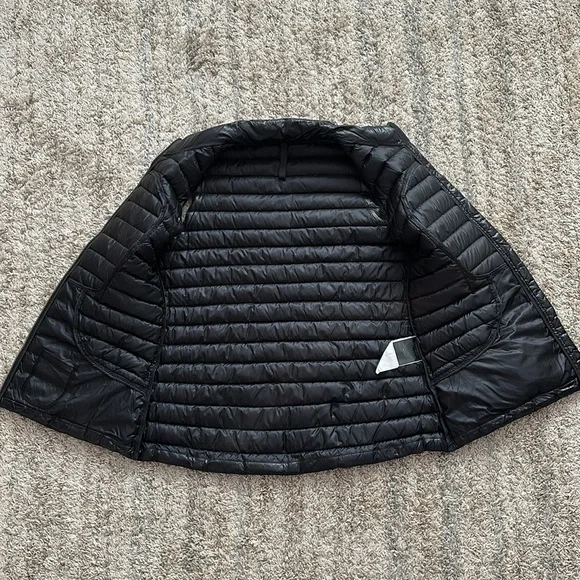 Lululemon Pack It Down Vest in black shine - Picture 9 of 16